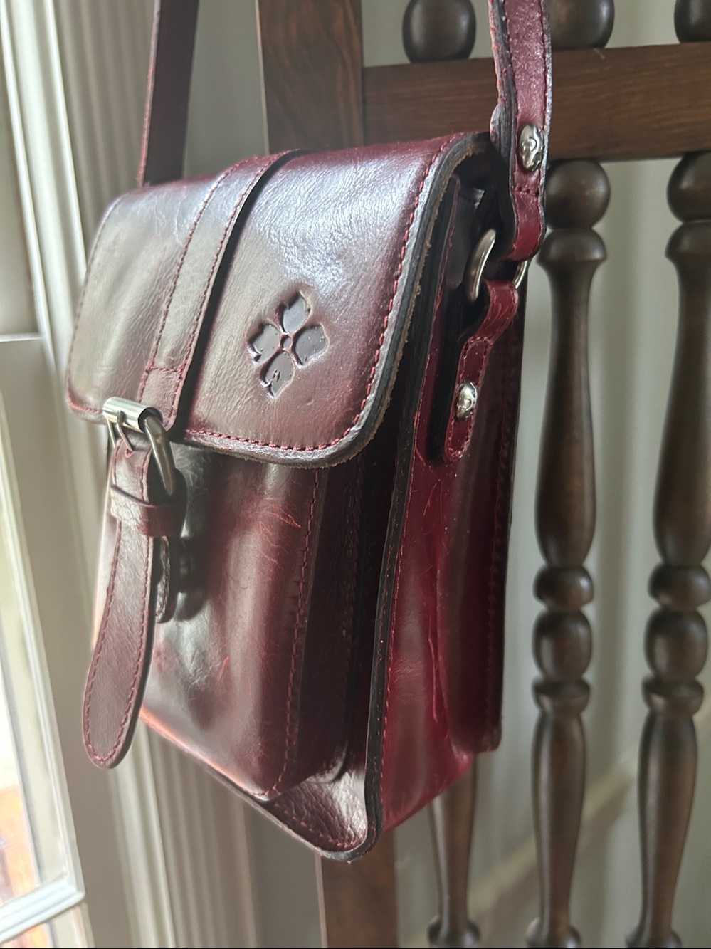 Women's Burgundy Genuine Leather Crossbody Bag Gunmetal Hardware Buckle Flap NEW
